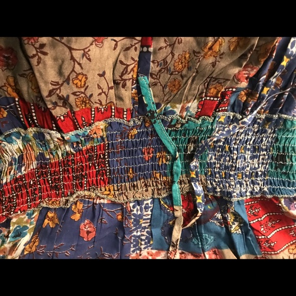 NWT.   PATCHWORK PRINT Dress in S/M.  BL/RD1


220757 - Picture 7 of 7